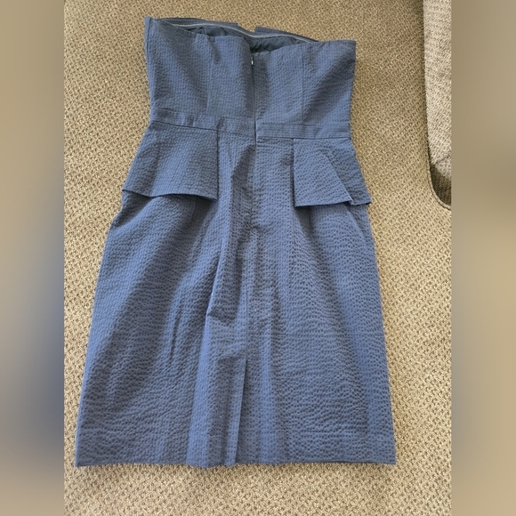 Banana Republic Navy Blue Textured Strapless Peplum Dress Sz 8 Blue Minimalist - Picture 7 of 12